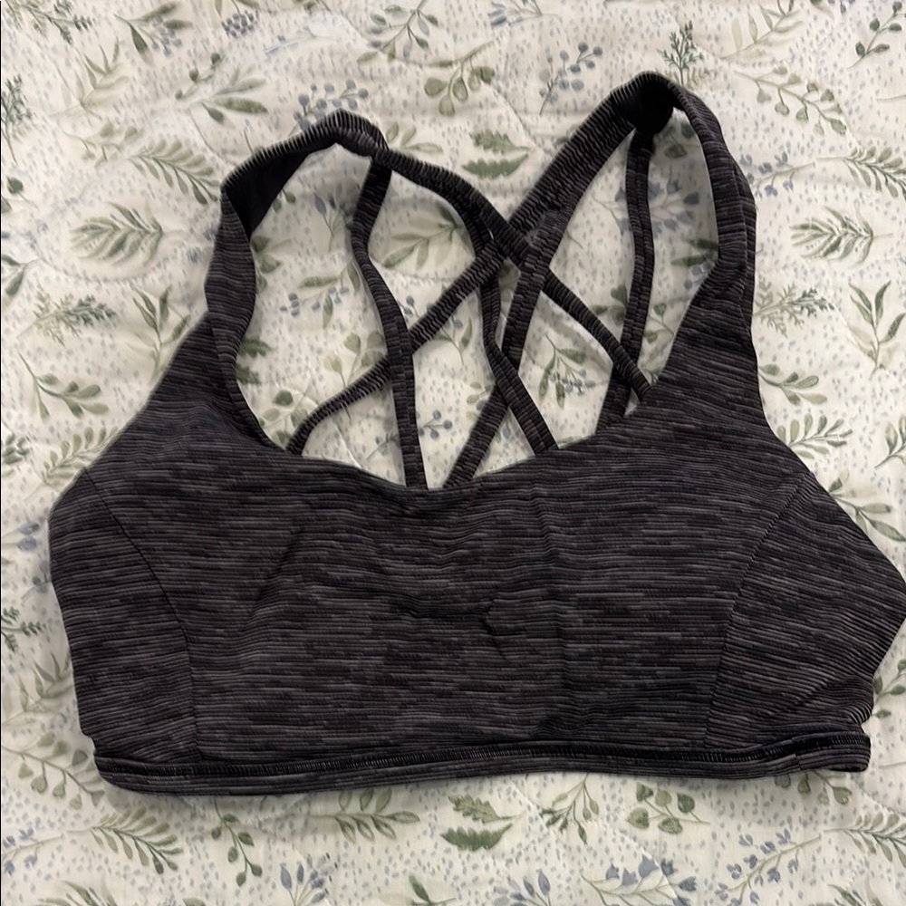 Lululemon sports bra